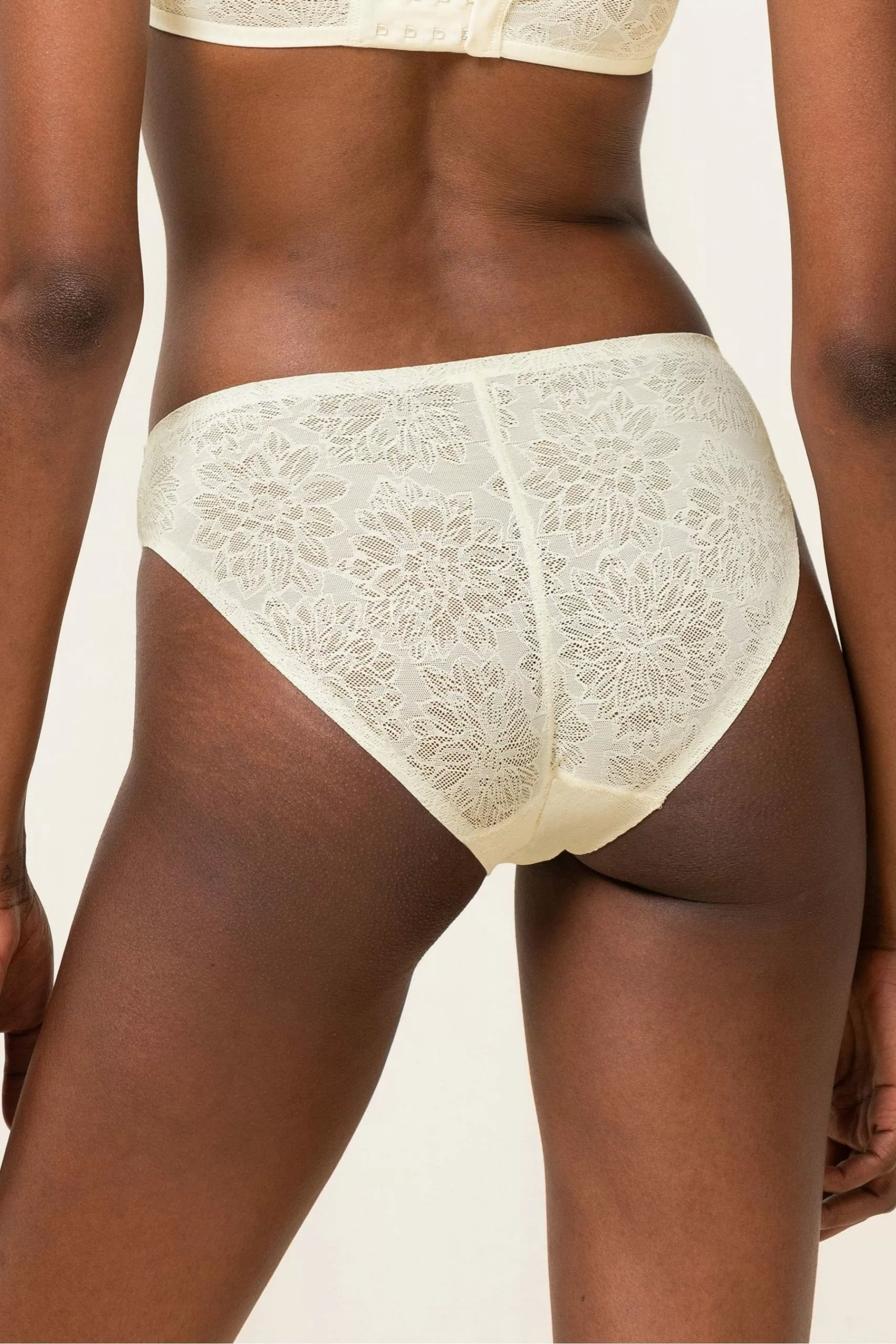 Triumph Cream Fit Smart Tai EX Briefs 2 Triumph Cream Fit Smart Tai EX Briefs - Image 2