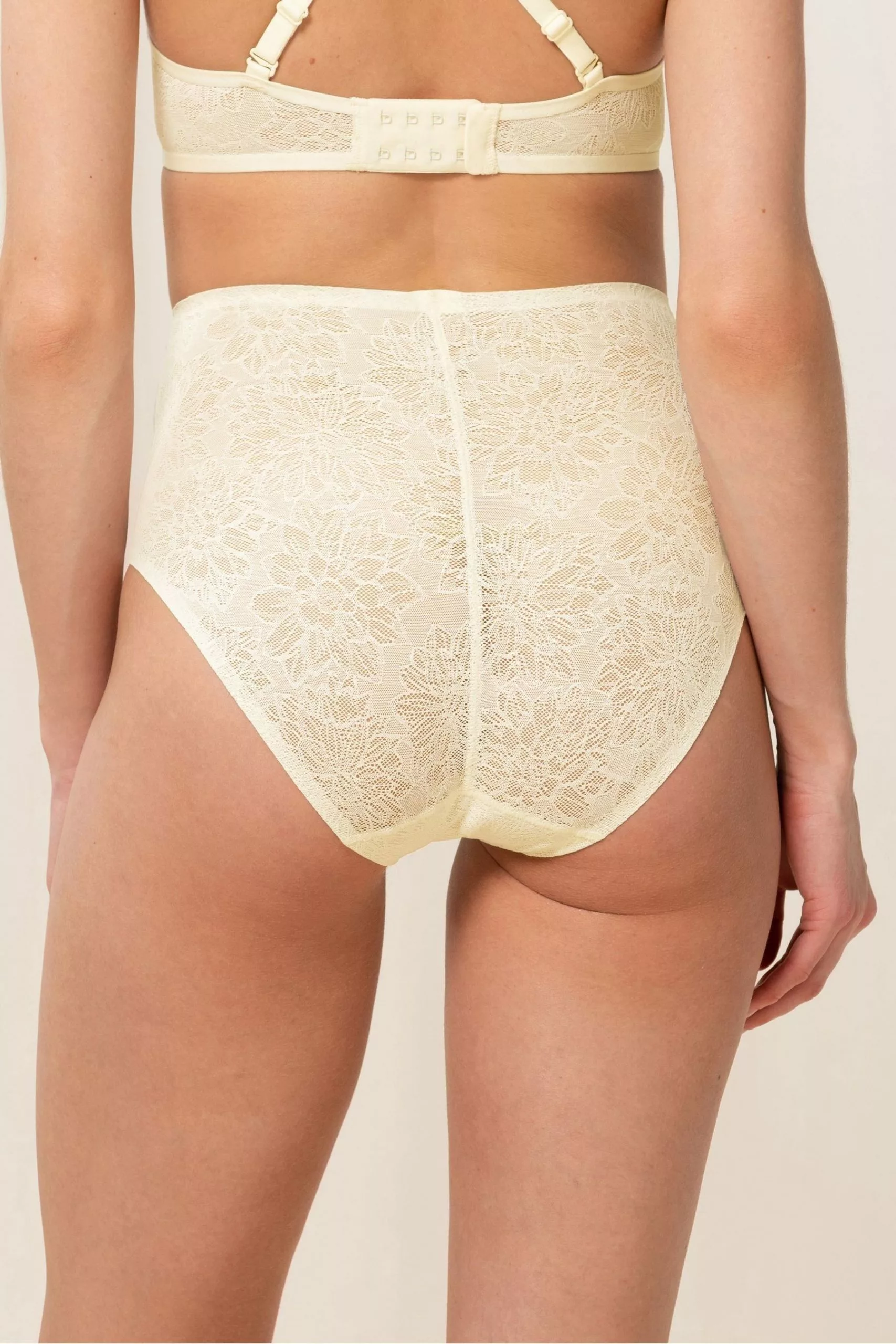 Triumph Cream Fit Smart Maxi Knickers 2 Triumph Cream Fit Smart Maxi Knickers - Image 2