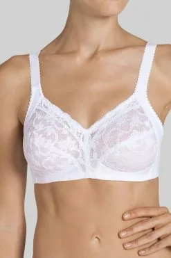 Triumph Shop 16 Triumph Delicate Doreen Non Wired Bra