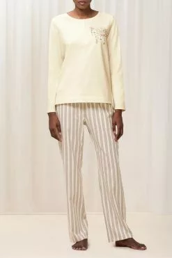 Triumph Cream Character 01 Buttons Pyjama Set